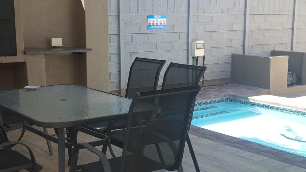 Gemutlich Guesthouse Upington Exterior foto