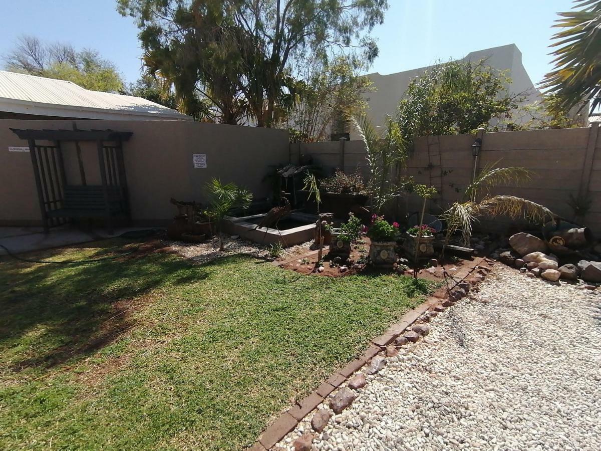 Gemutlich Guesthouse Upington Exterior foto